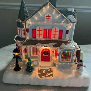 VTG Avon Lighted Christmas House, Fiber Optic Holiday Splendor 2001 Decor